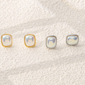 Bevel Frame Square Pearl Stud Earrings
