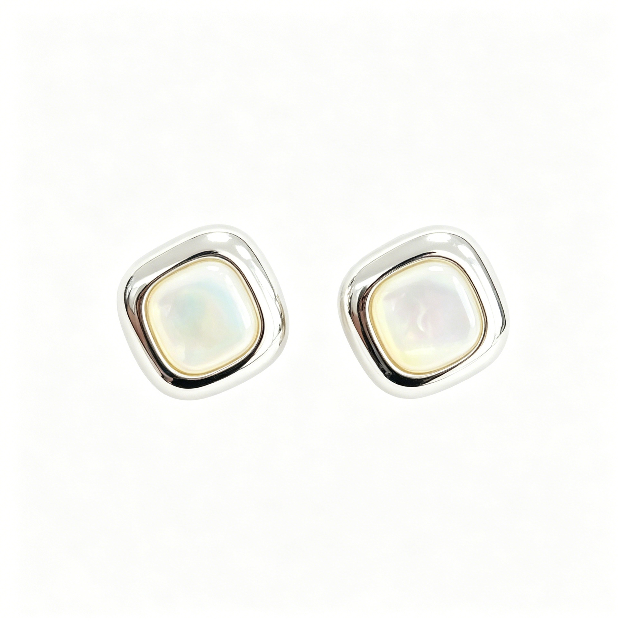 Square White Shell Stud Earrings - 图片 3