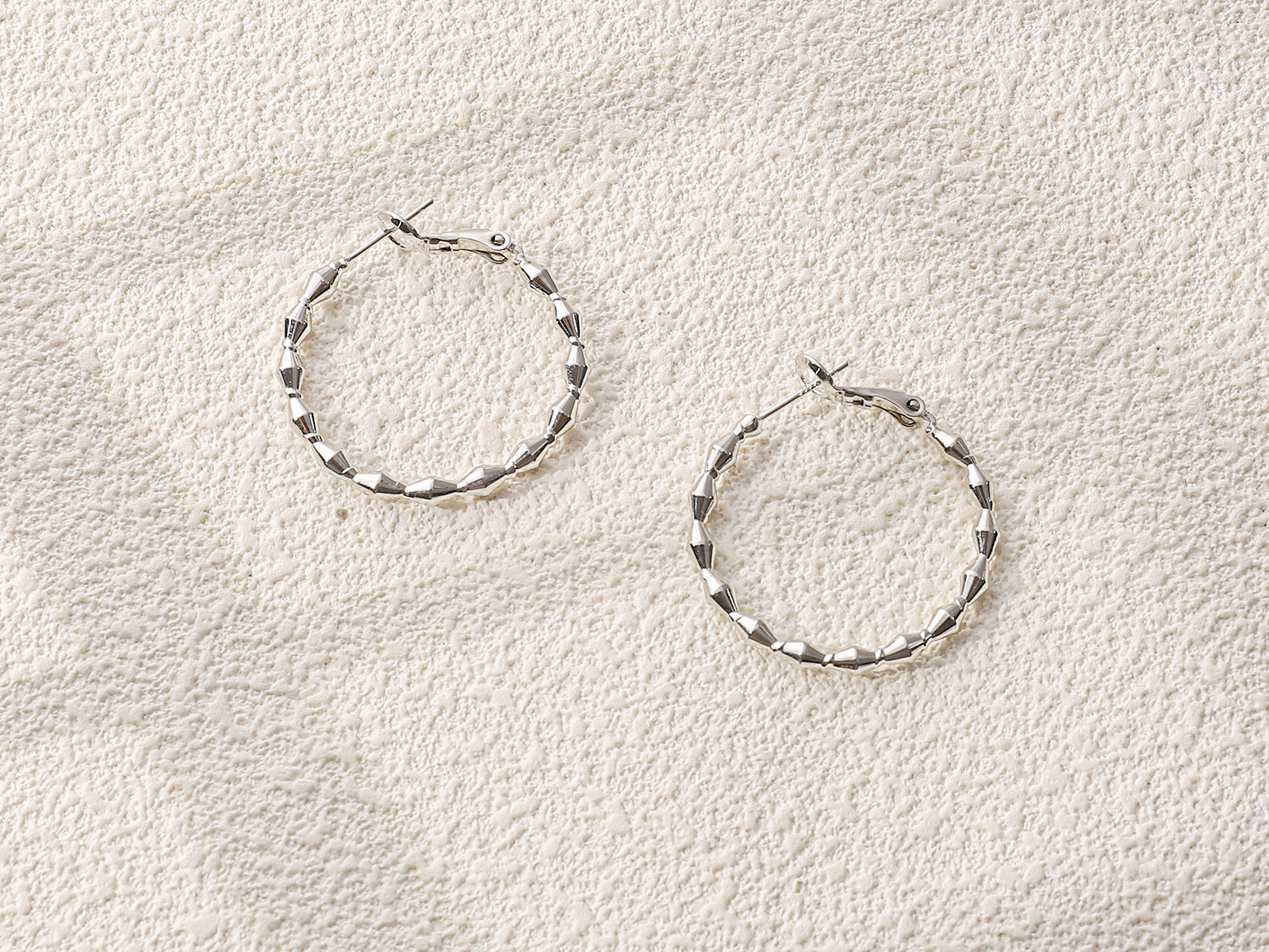 Twisted Texture Silver Large Hoop Earrings - 图片 2