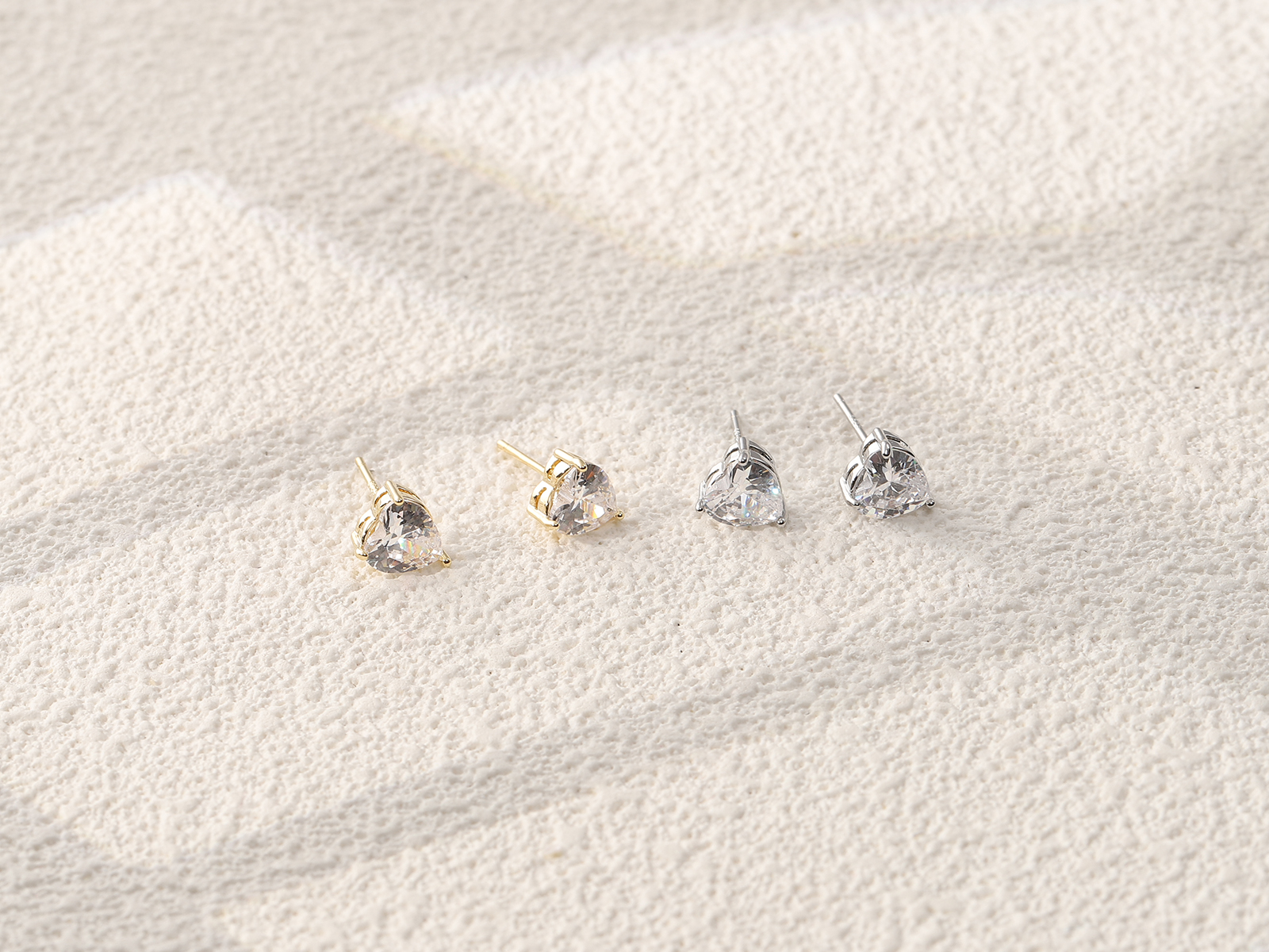 3D Heart Zircon Stud Earrings - 图片 2
