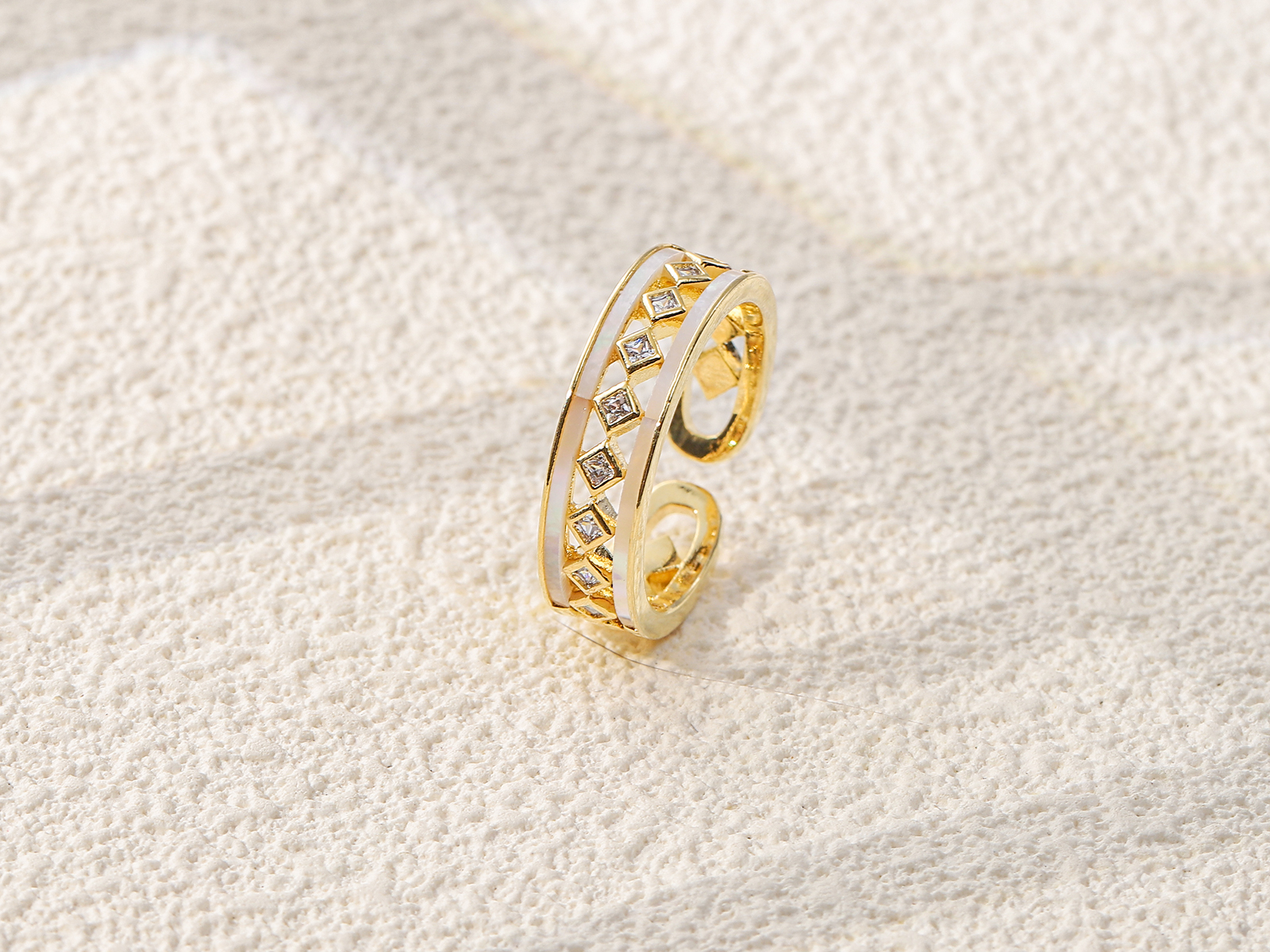 Gold Tone Hollow Floral Lace Adjustable Open Ring - 图片 2